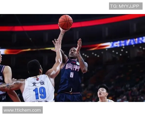 马尚布鲁克斯的篮球之路:从新星崛起到职业生涯的辉煌成就